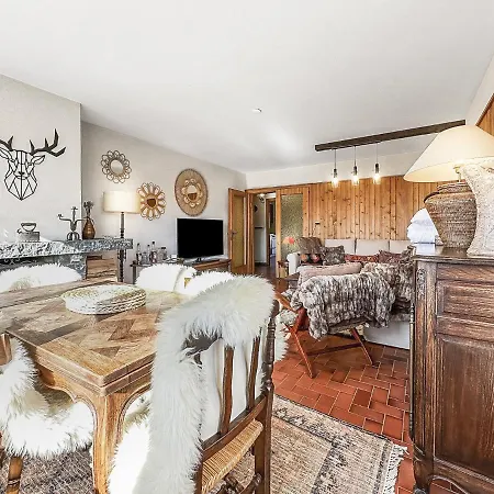 Between Slopes And Golf Facing The Alps Appartement