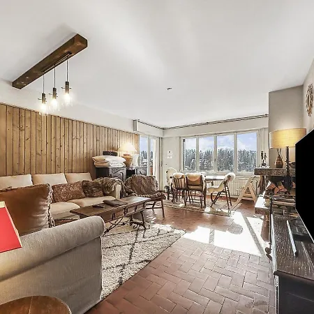 Between Slopes And Golf Facing The Alps Appartement *