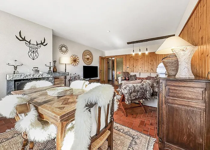 Between Slopes And Golf Facing The Alps Lägenhet