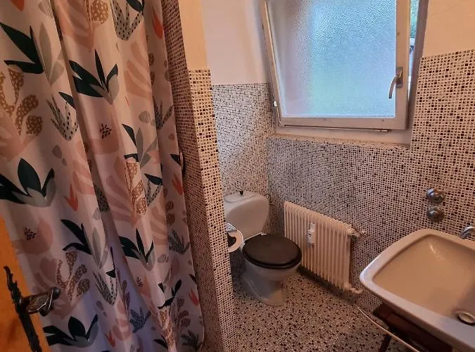 Between Slopes And Golf Facing The Alps Lägenhet *